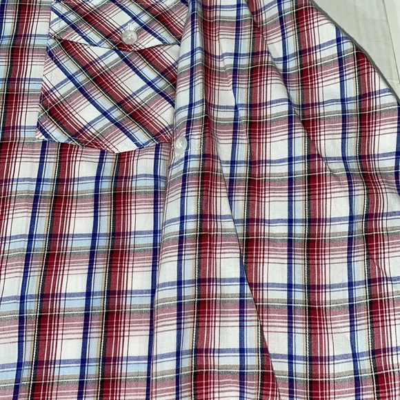 Elliott Long Sleeve Button Dress Shirt. Button pockets and adjustable cuffs. - Picture 5 of 8